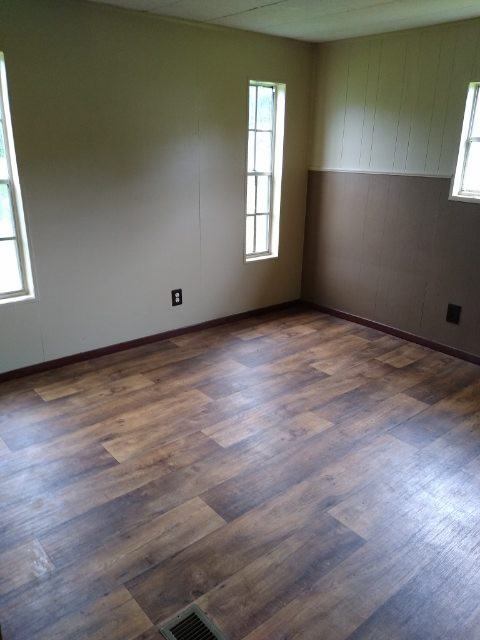 105 Amanda Drive - Photo 5 of 8