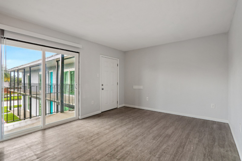 1536 Stumpf Boulevard - Photo 2 of 6