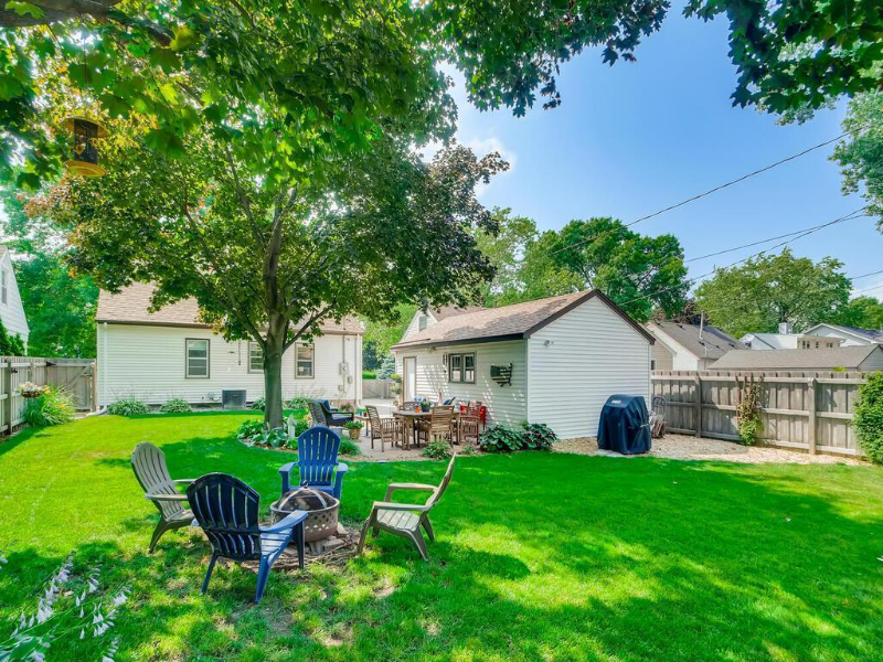 3373 Texas Ave S - Photo 2 of 30