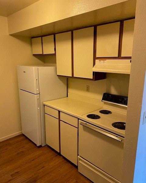 Jasper Manor Senior 62+ - Photo 2 of 10