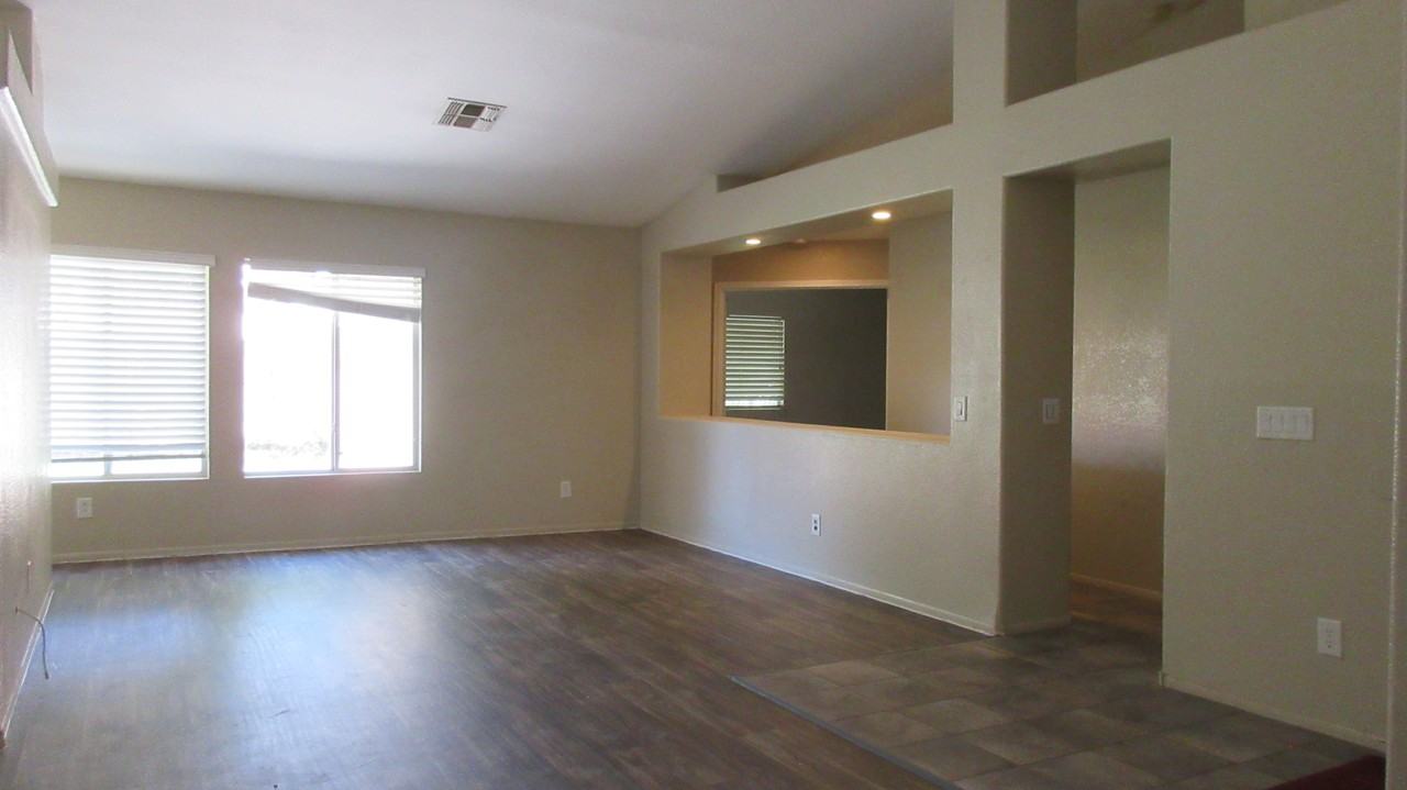 1062 W Cooley Dr - Photo 3 of 23