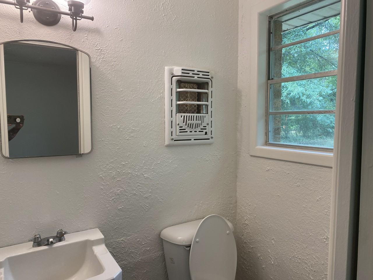 2108 Independence Ave - Photo 2 of 2