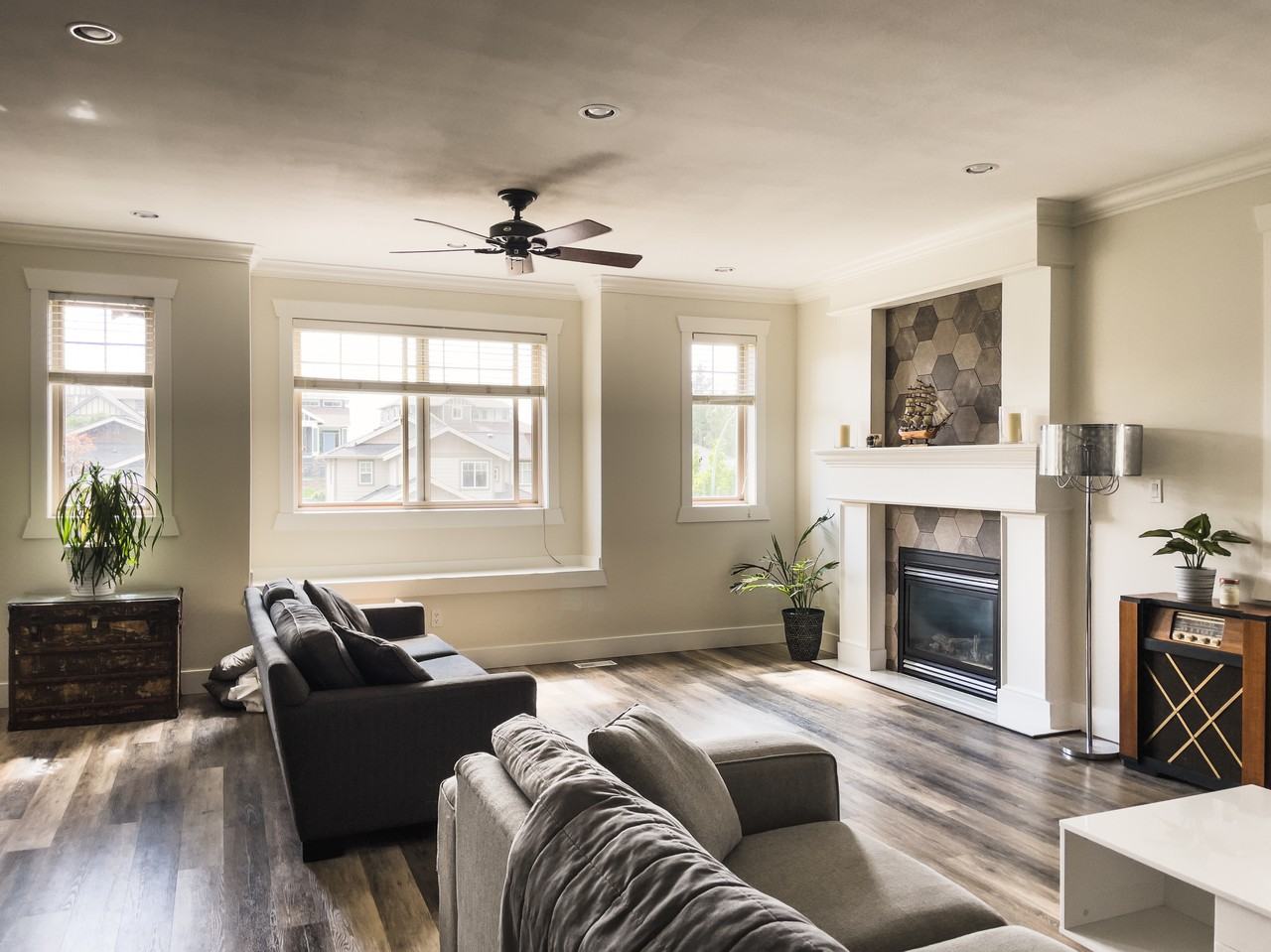 2050 Sunview Dr Apartments in West Kelowna Estates, West Kelowna, BC