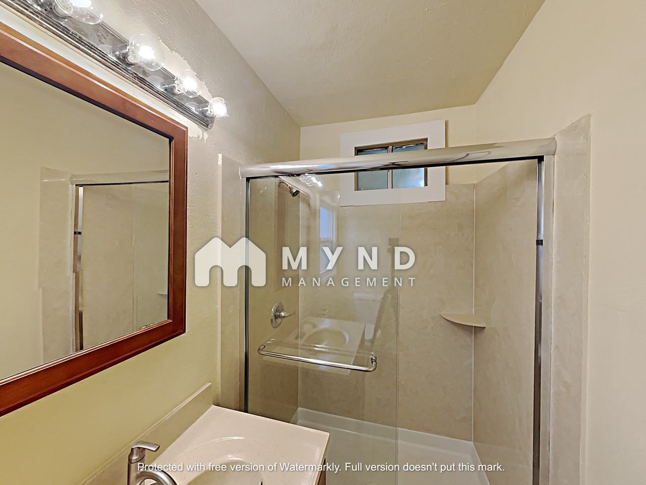 2530 76th Ave - Photo 2 of 4