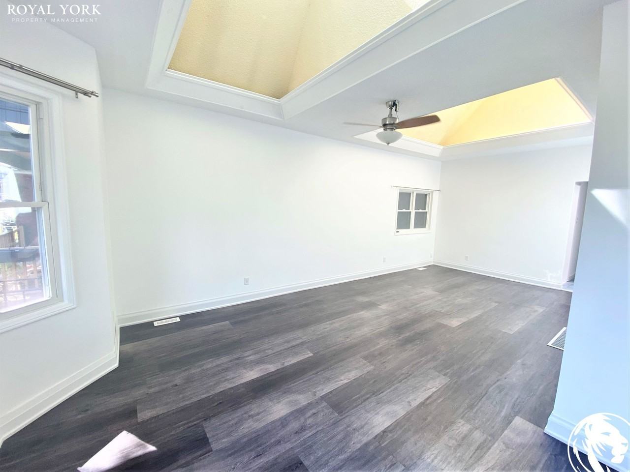 20 Oak Park Ave - Photo 3 of 25