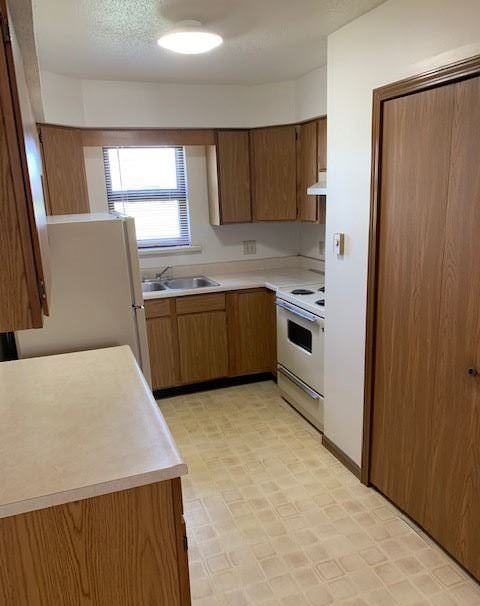 Martin House Manor I & II - Photo 3 of 21