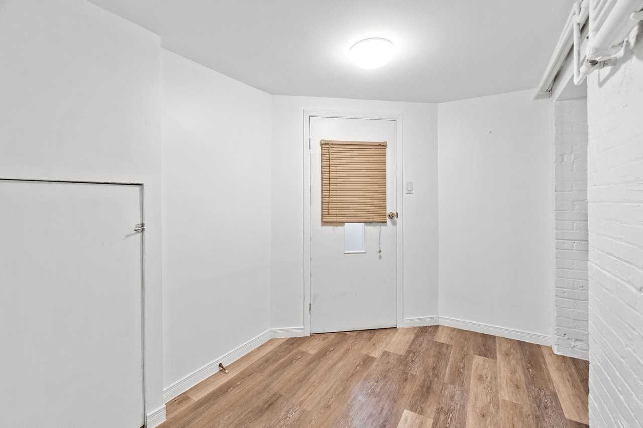 33 Saint Johns Road - Photo 2 of 22