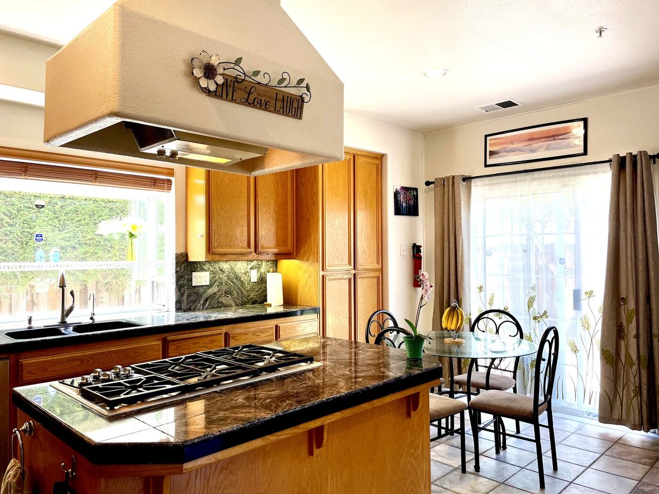 4401 Canterbury Way - Photo 3 of 8