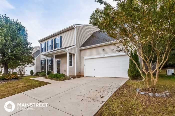 8104 Weeping Fig Ln - Photo 2 of 11