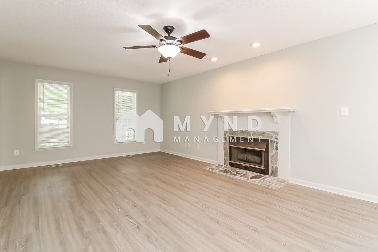 606 Blazing Star Ct - Photo 3 of 16