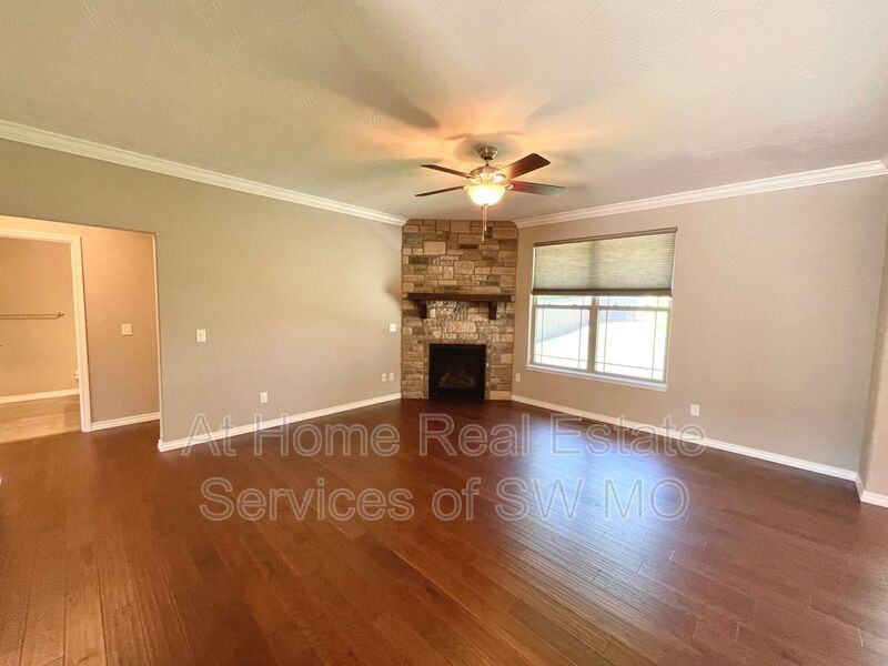 113 North Glengary Drive - Photo 2 of 20