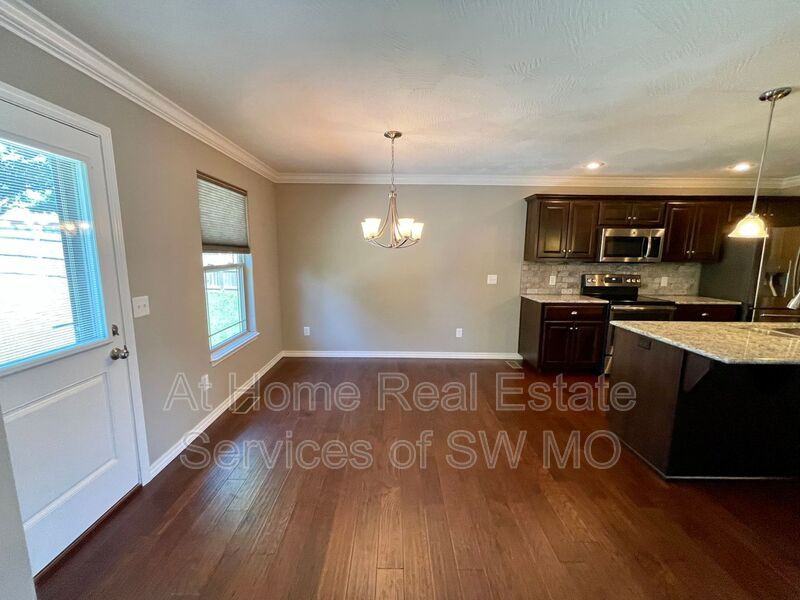 113 North Glengary Drive - Photo 5 of 20