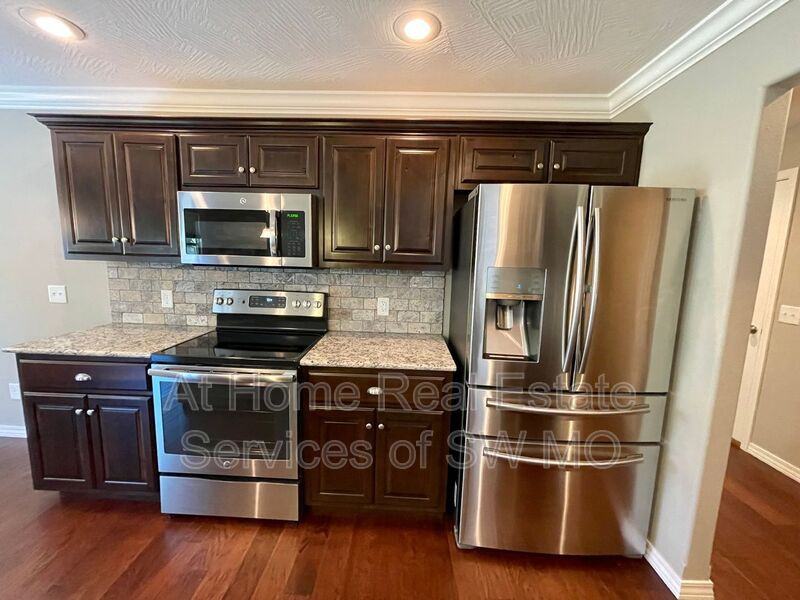 113 North Glengary Drive - Photo 7 of 20