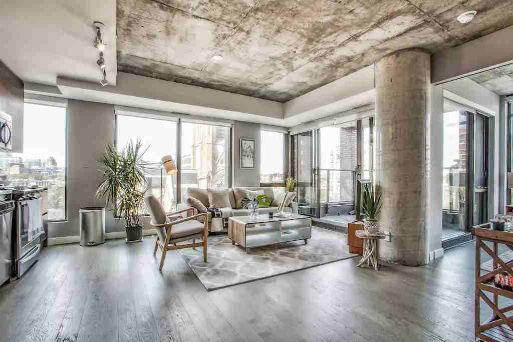 111 Bathurst Street #412