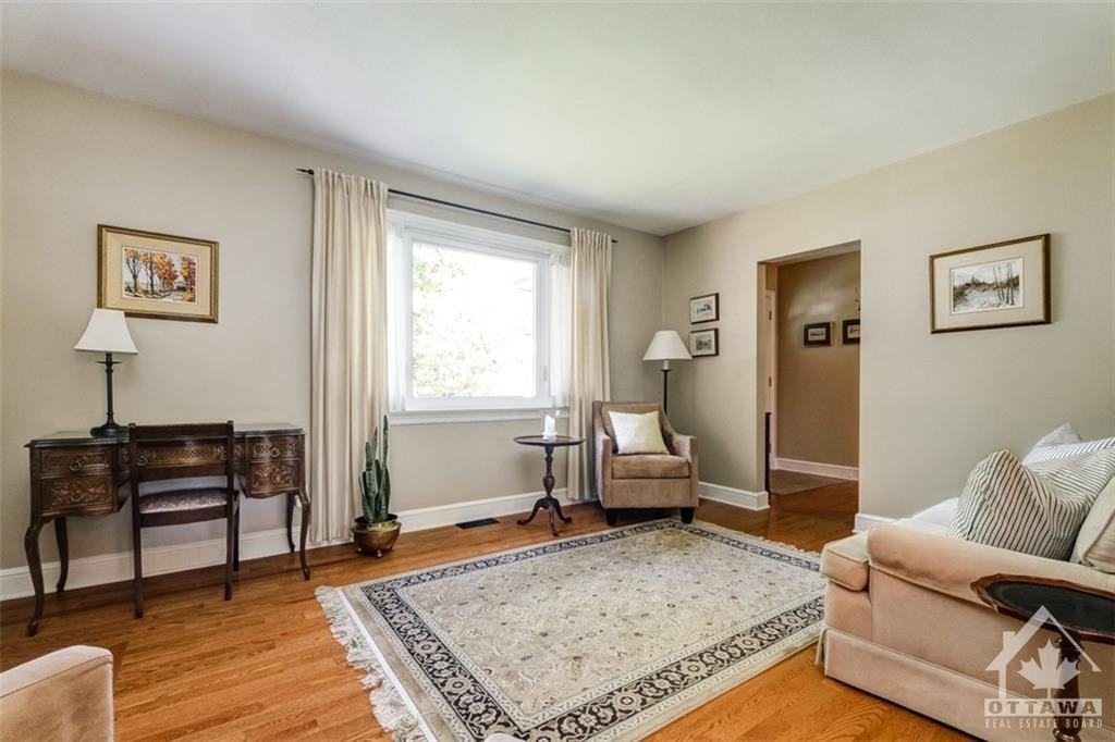 308 Mountbatten Avenue - Photo 3 of 27