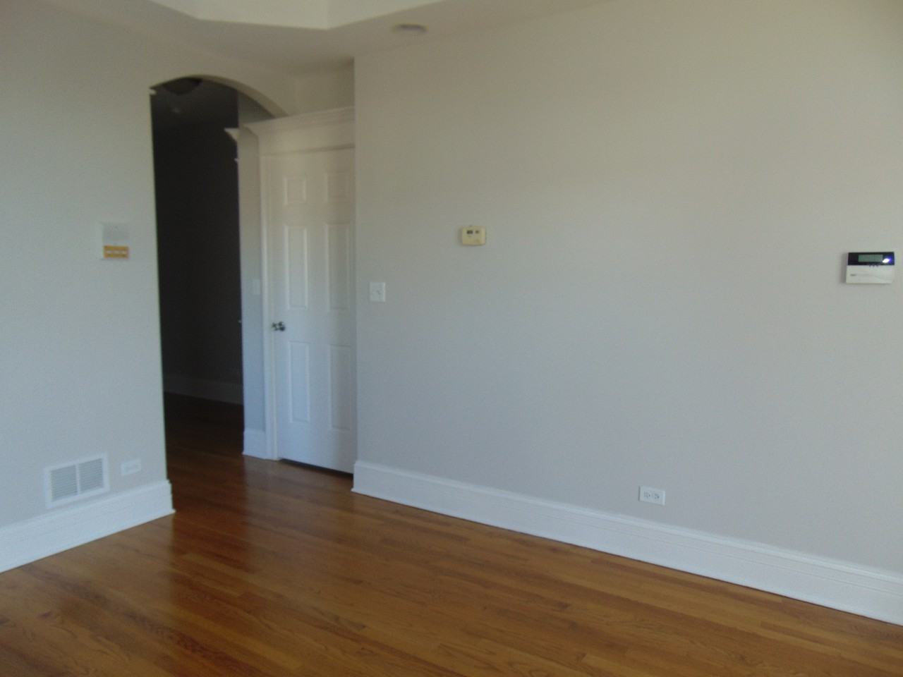 4613 South Langley Avenue #3 - Photo 6 of 28