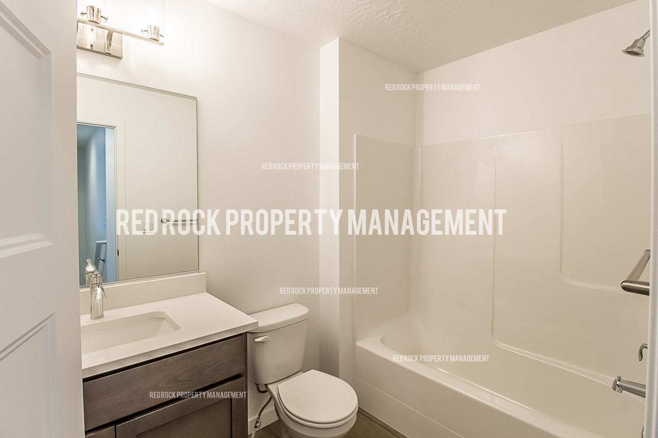1116 N Davis Ln #1 - Photo 3 of 11