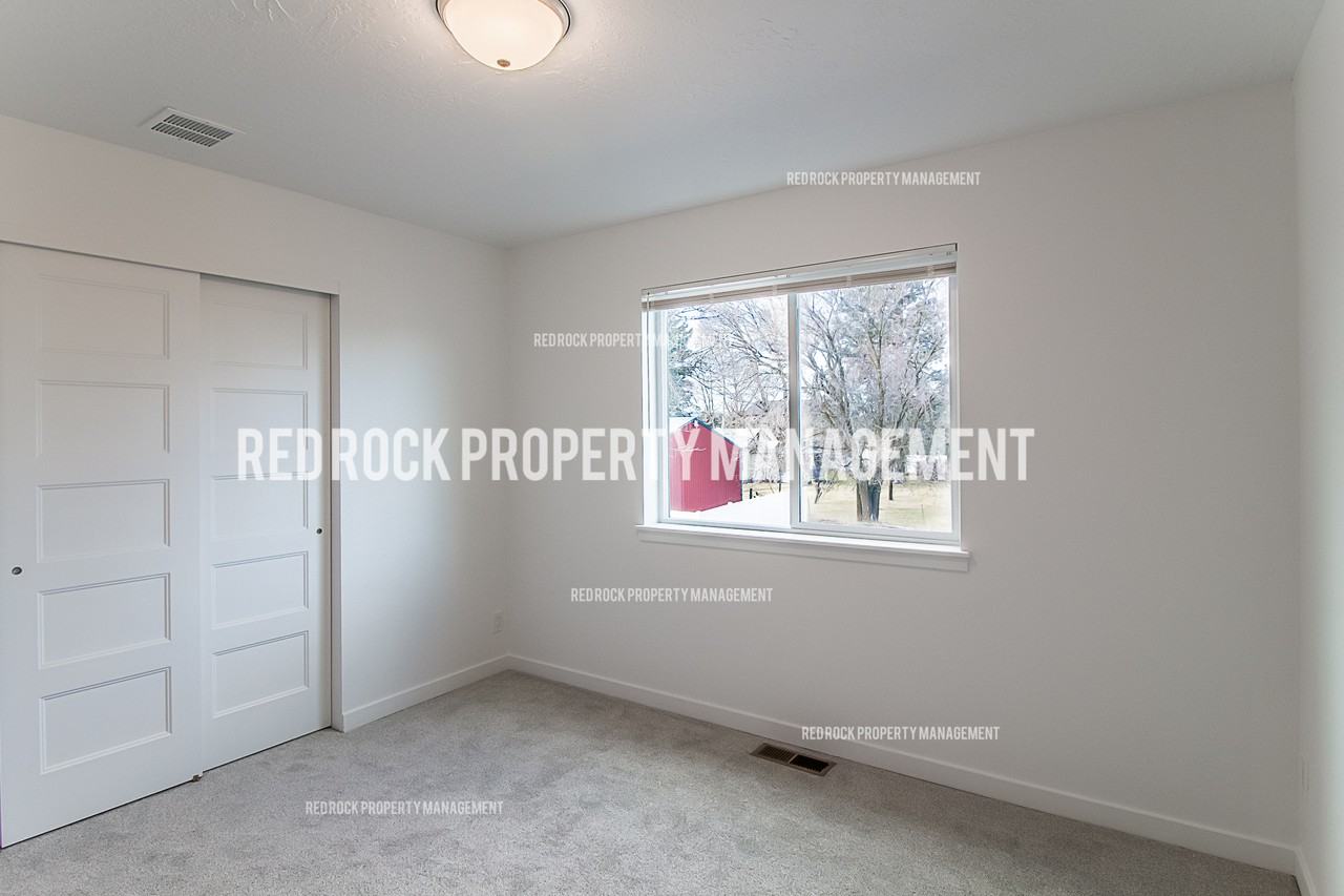 1116 N Davis Ln #1 - Photo 4 of 11