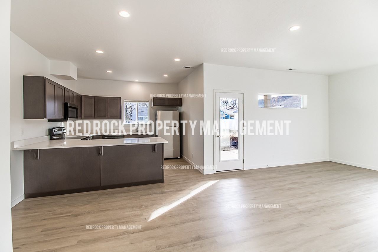 1116 N Davis Ln #1 - Photo 6 of 11