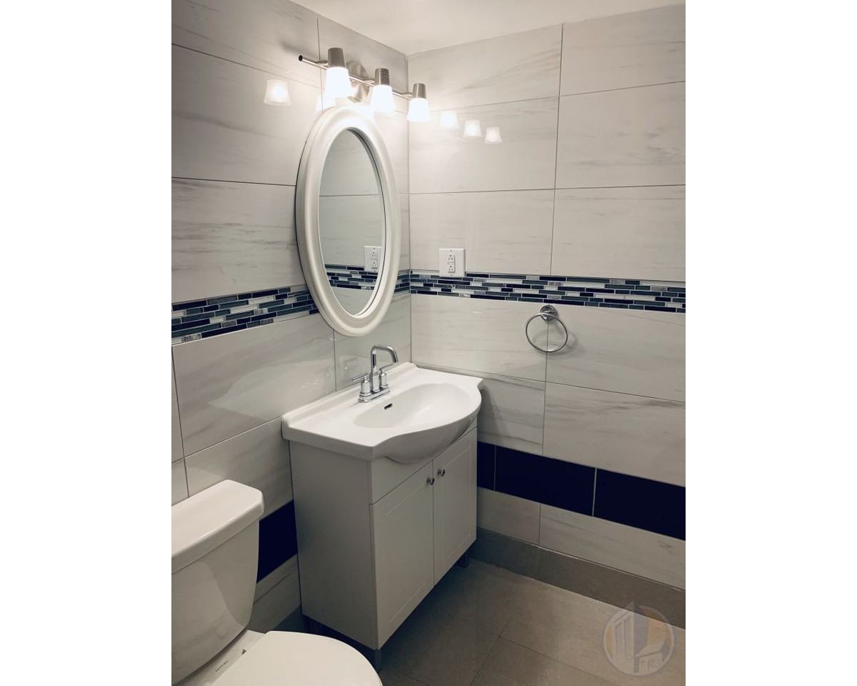 5785 Avenue Sir Walter Scott - Photo 2 of 7