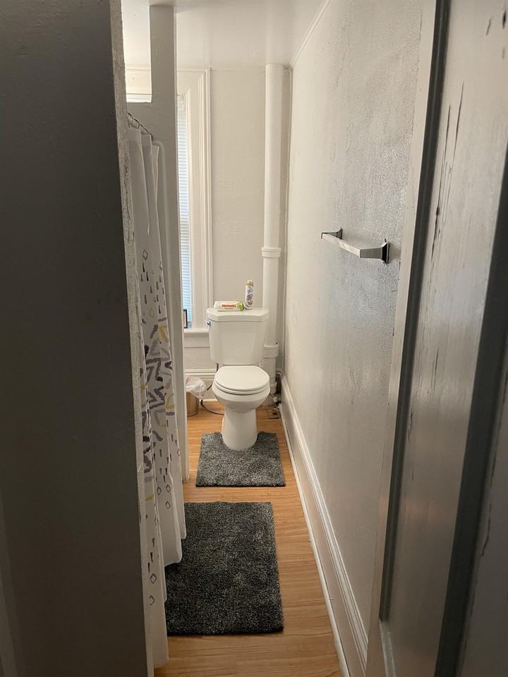 1401 E 2nd Ave Uppr #2 - Photo 2 of 8