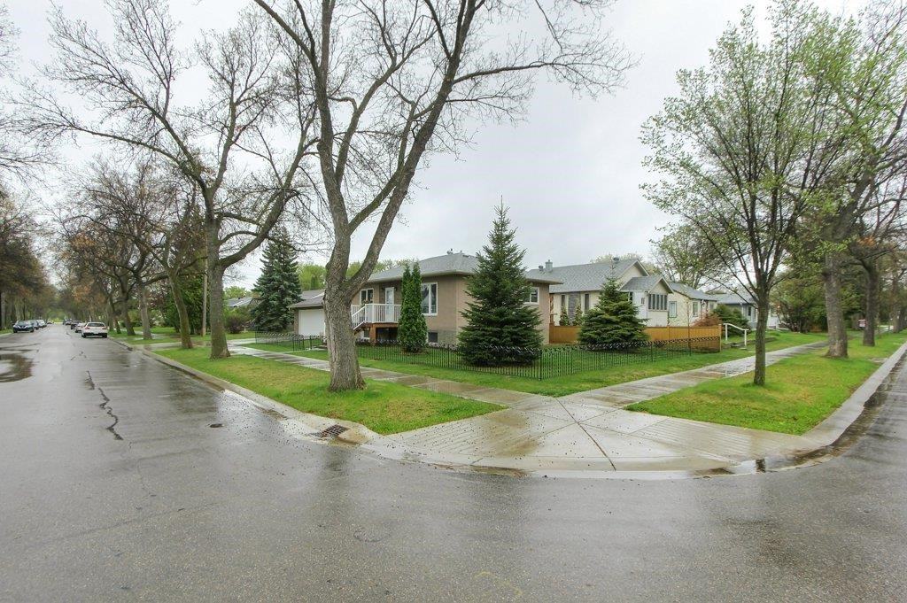 10366 148 Street Northwest - Photo 2 of 8