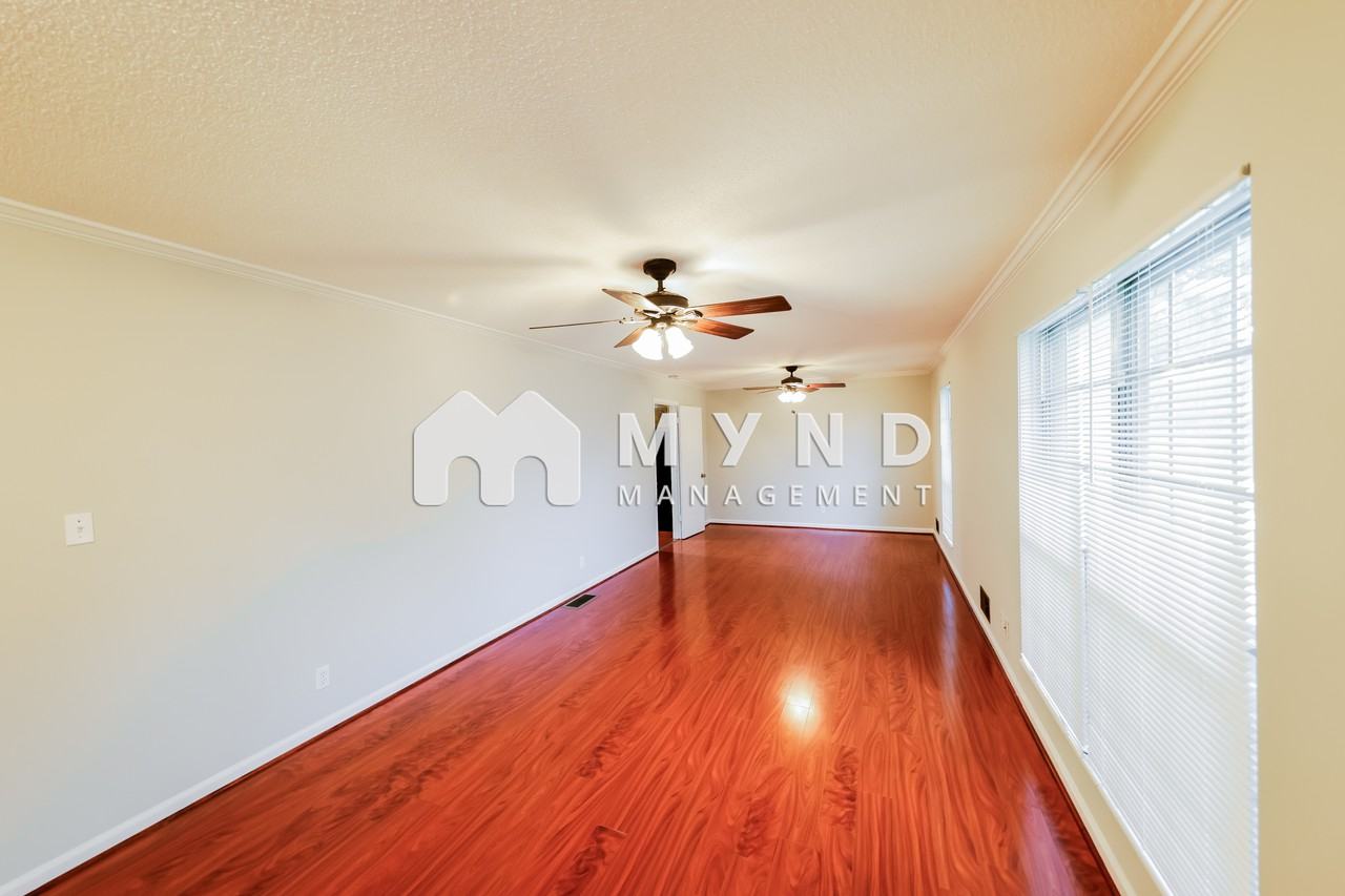 2632 Vann Dr - Photo 2 of 16