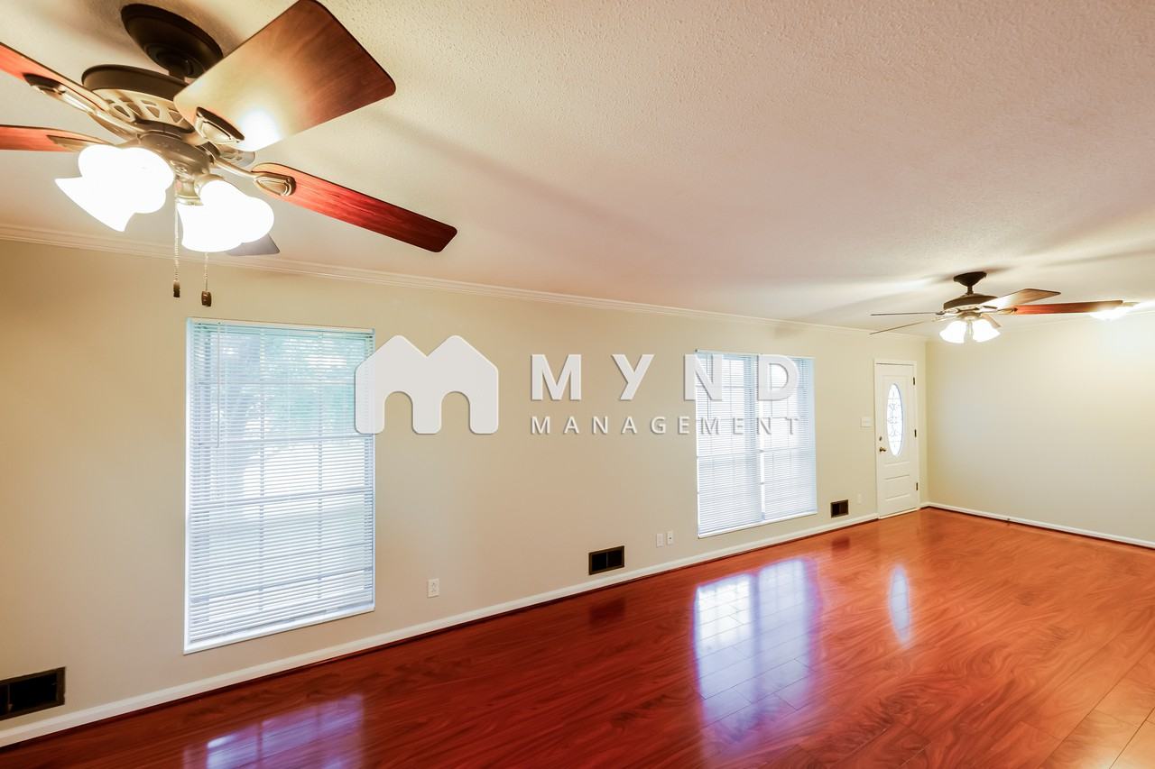 2632 Vann Dr - Photo 3 of 16