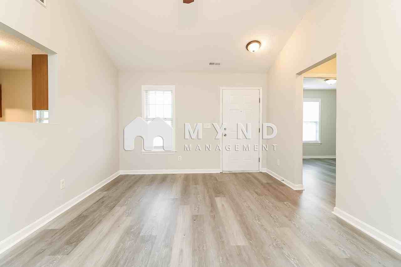261 Morgan Pkwy - Photo 2 of 16