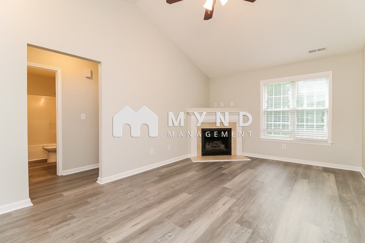 261 Morgan Pkwy - Photo 3 of 16