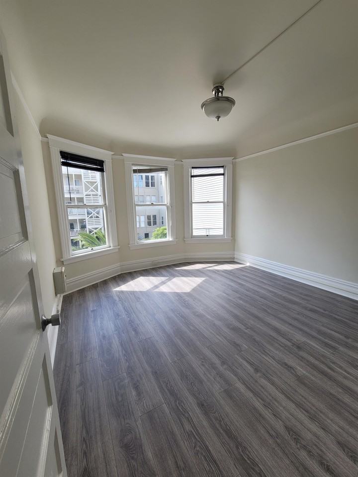 1819A Oak St #1819A - Photo 5 of 14