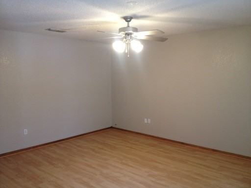 606 Redwater Blvd W - Photo 2 of 7