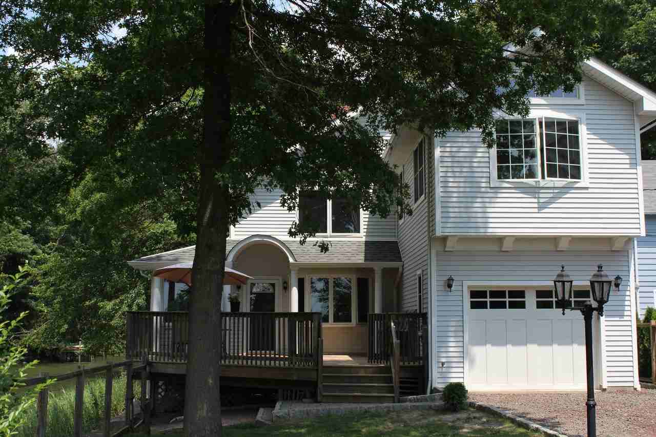 22 Park Ln - Photo 3 of 19