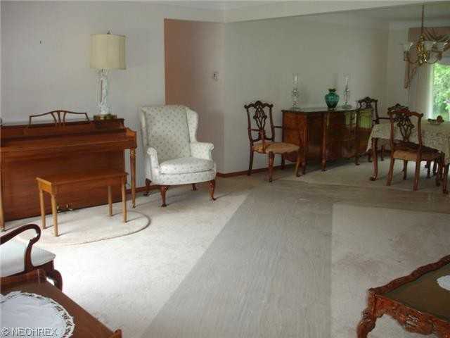 663 Meadowlane Dr - Photo 3 of 19