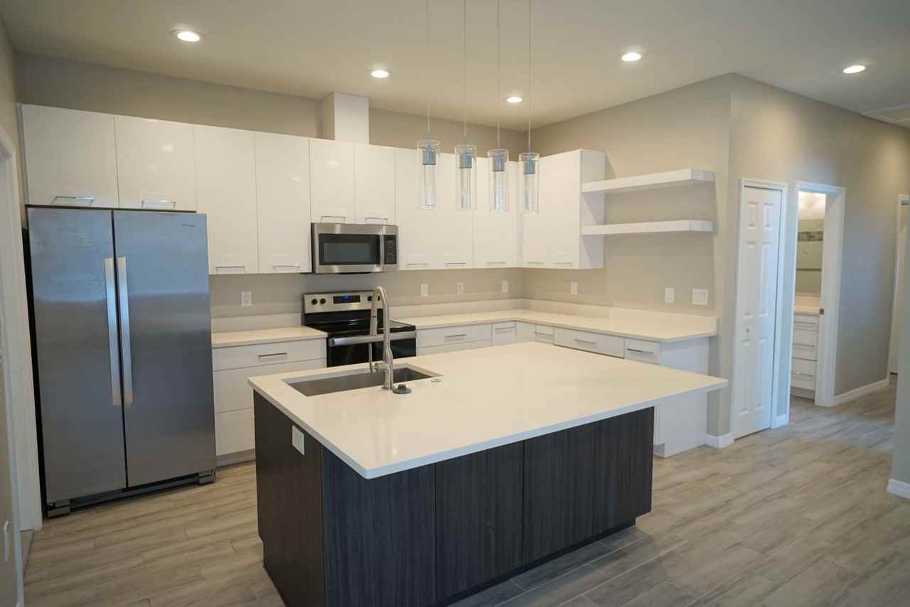 4104 N Thatcher Ave #B - Photo 2 of 19