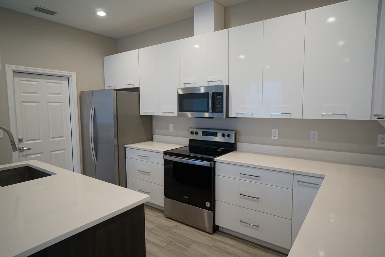 4104 N Thatcher Ave #B - Photo 4 of 19