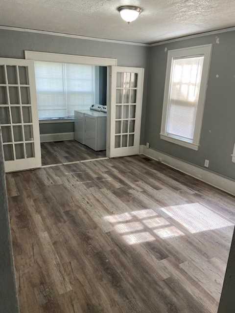 2892 College St - Photo 2 of 3