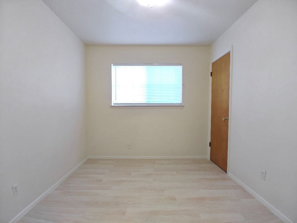 313 Girard Blvd Se - Photo 6 of 8