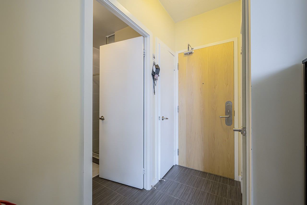 55 Bremner Blvd - Photo 3 of 31