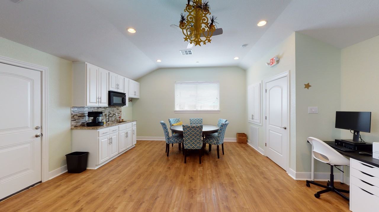 Los Prados - Photo 5 of 61