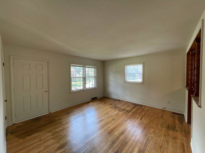 4428 Brooktree Dr - Photo 2 of 10
