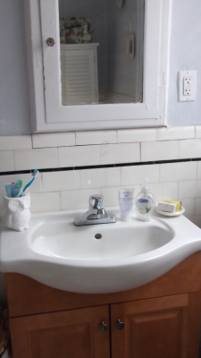 834 Pine St - Photo 2 of 2