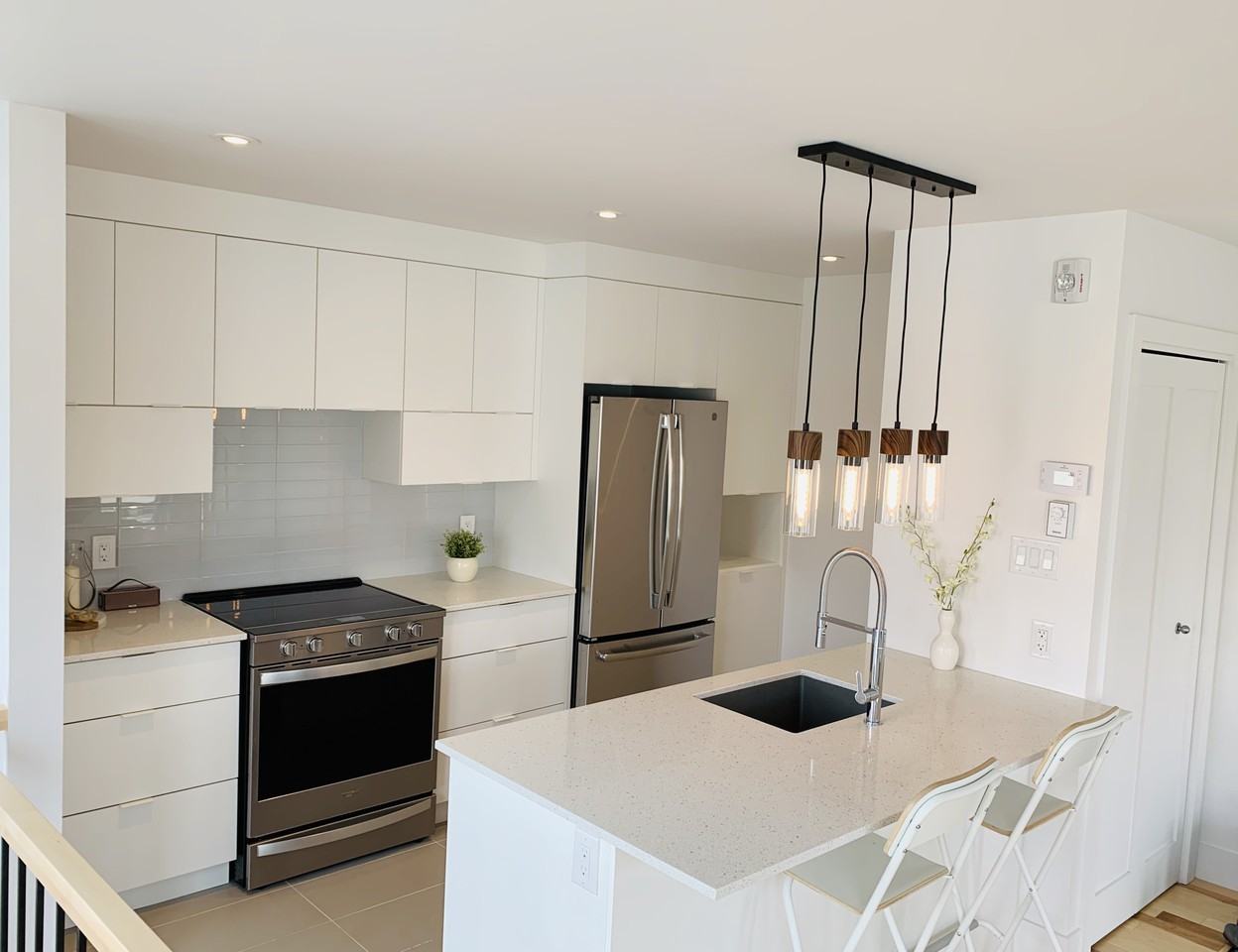 2484 Rue Marie-Anne #1 - Photo 5 of 24
