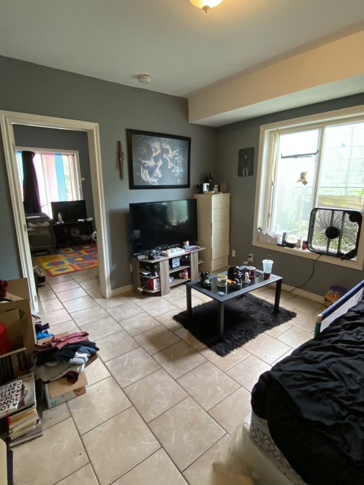 St. Catharines Downtown Main Floor One Bedroom Apartment Apartments