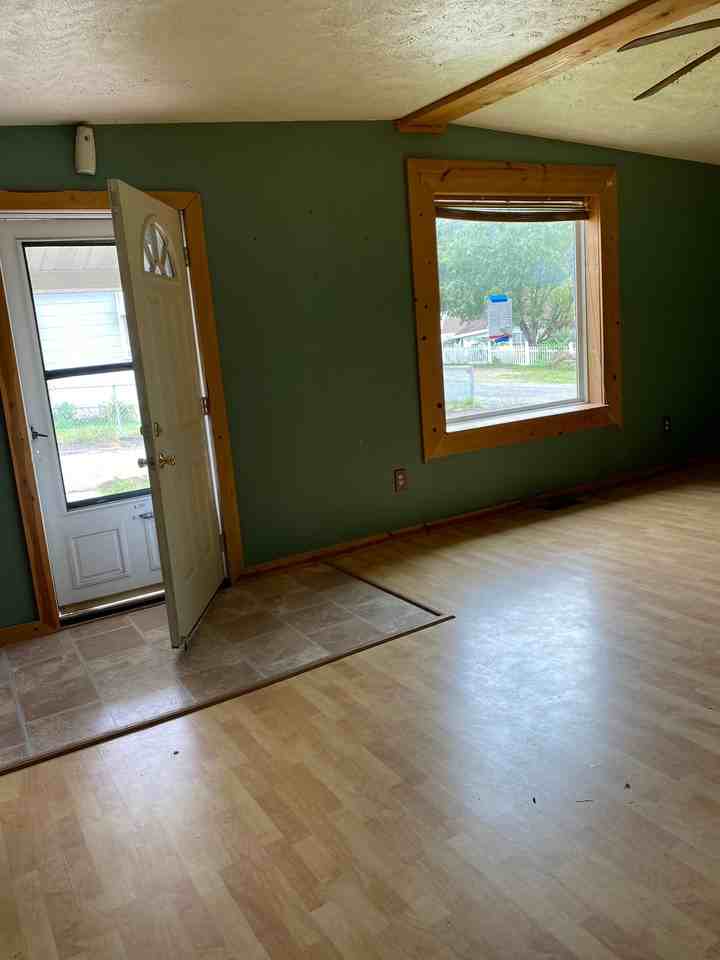 354 Mccue Ave - Photo 2 of 15