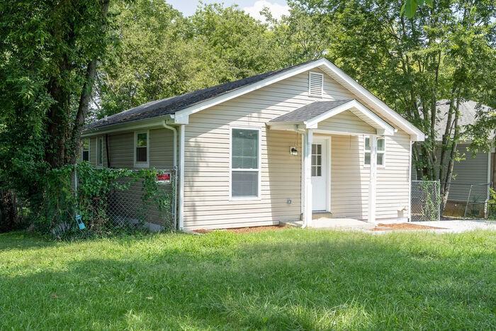 111 Mckinley St - Photo 2 of 28