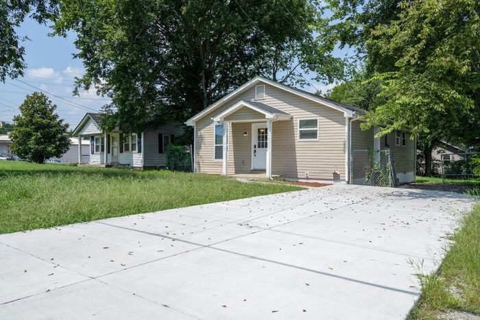 111 Mckinley St - Photo 3 of 28