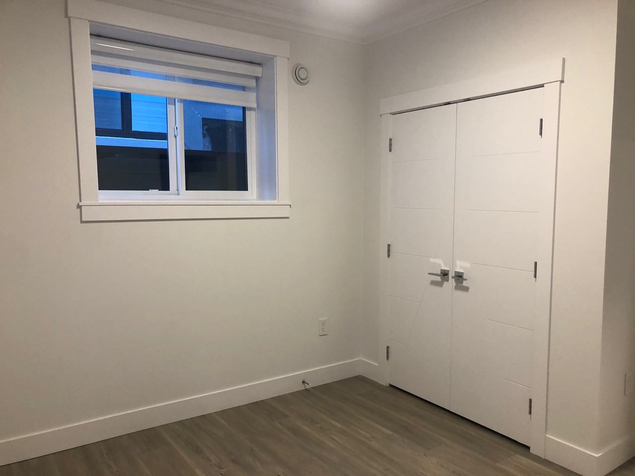 16791 18 Avenue - Photo 3 of 9