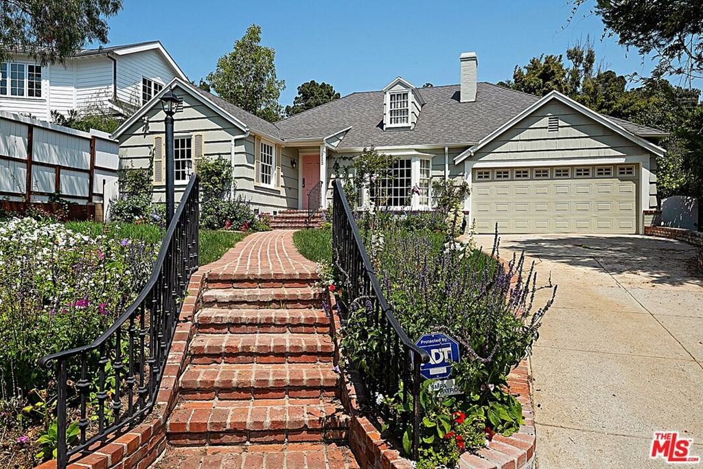 225 23rd St - Photo 3 of 41