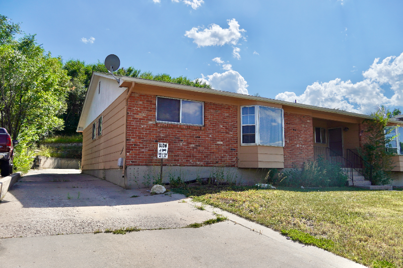 47 Newport Cir - Photo 2 of 27